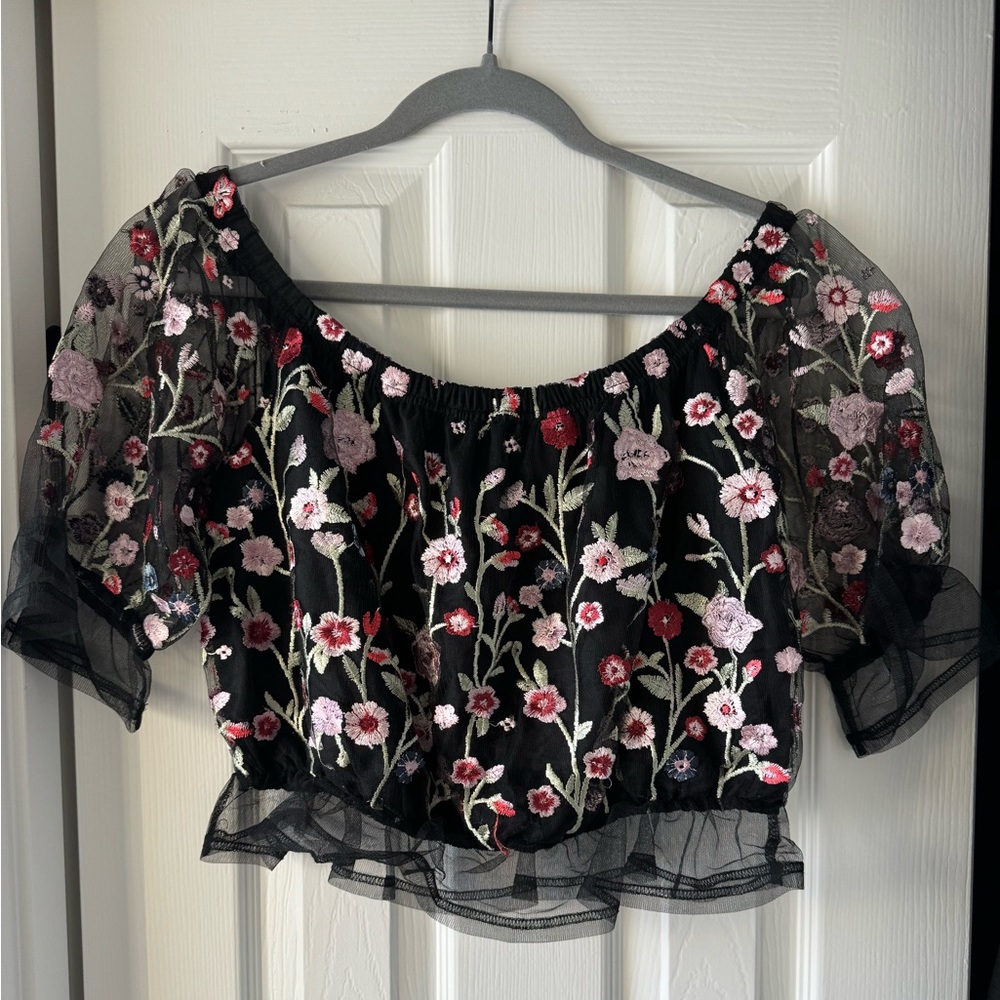 Off Shoulder Crop - Picture 2 of 2